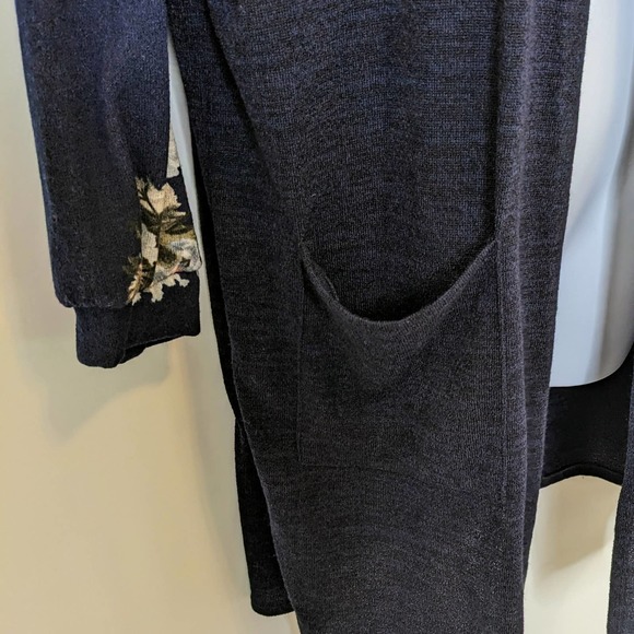 Lovely J Navy and Floral Drop Shoulder Open Concept Midi Cardigan Size 2XL NWT - Picture 3 of 8